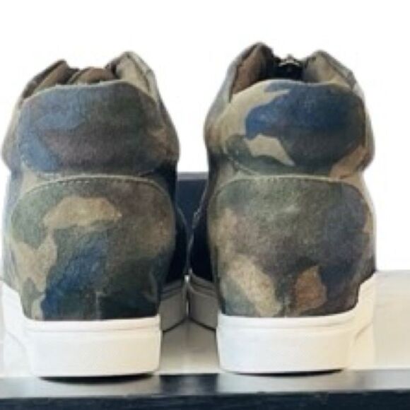 Blondo Glenda Waterproof Womens Wedge Zip front Bootie Camo Suede Size 8.5 M - Picture 6 of 6